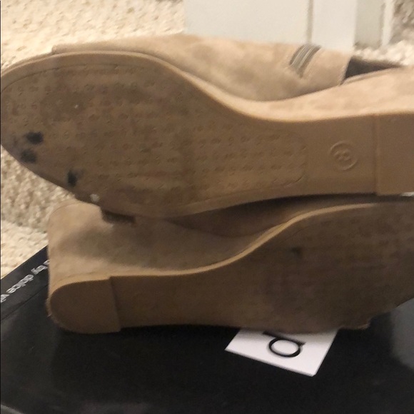 sandal - Picture 3 of 3